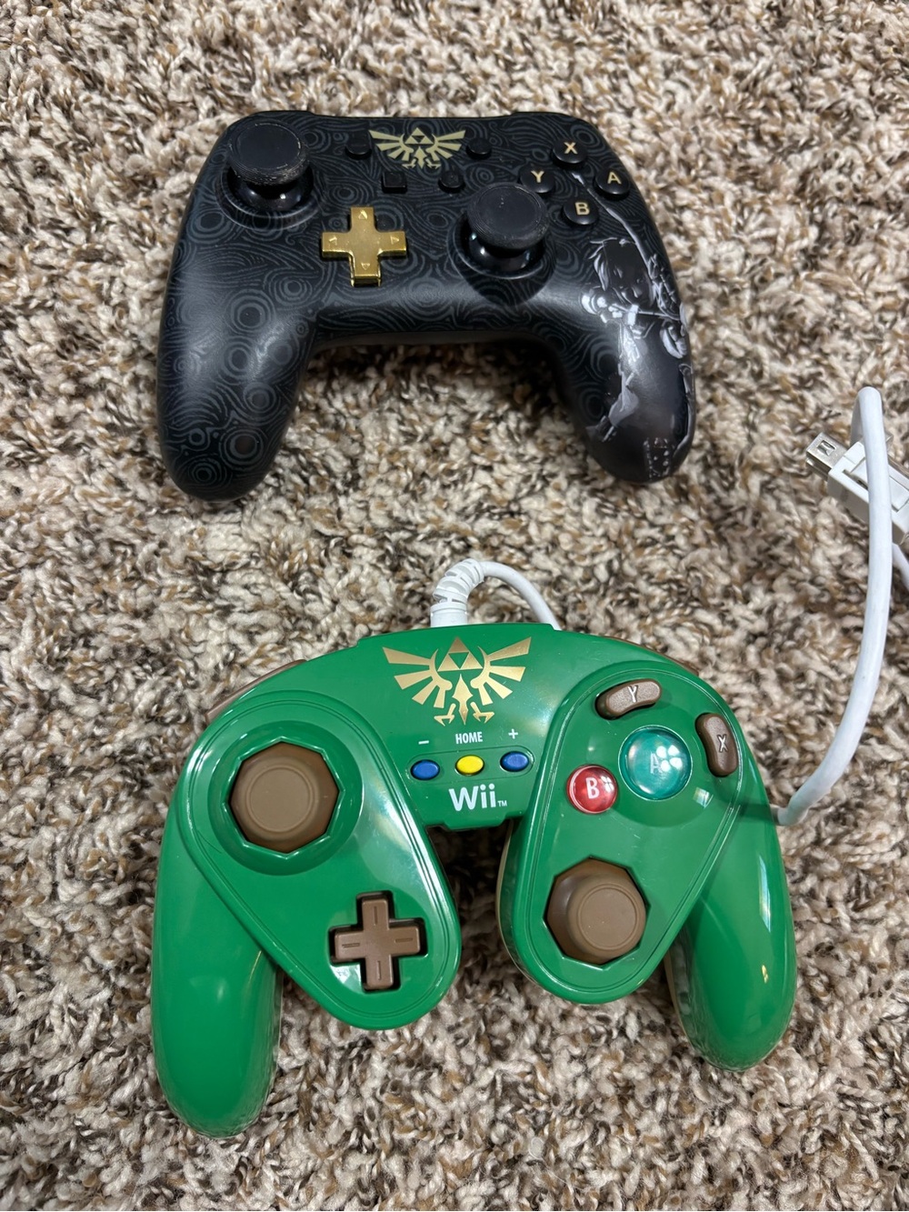 Nintendo Switch Pro Controller and Wii 
Zelda Lot Limited Edition Wired/Wireless